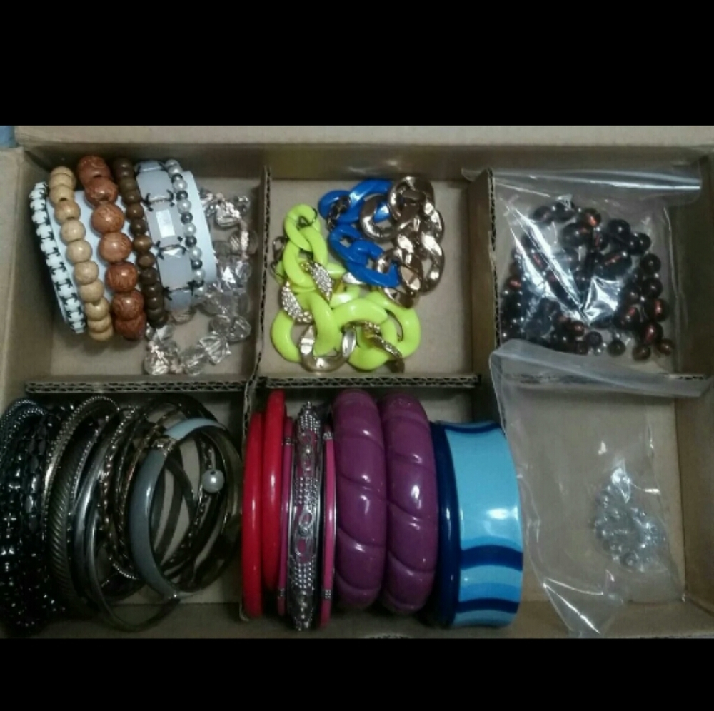 Costume JEWELRY Bracelets Beads Backs
